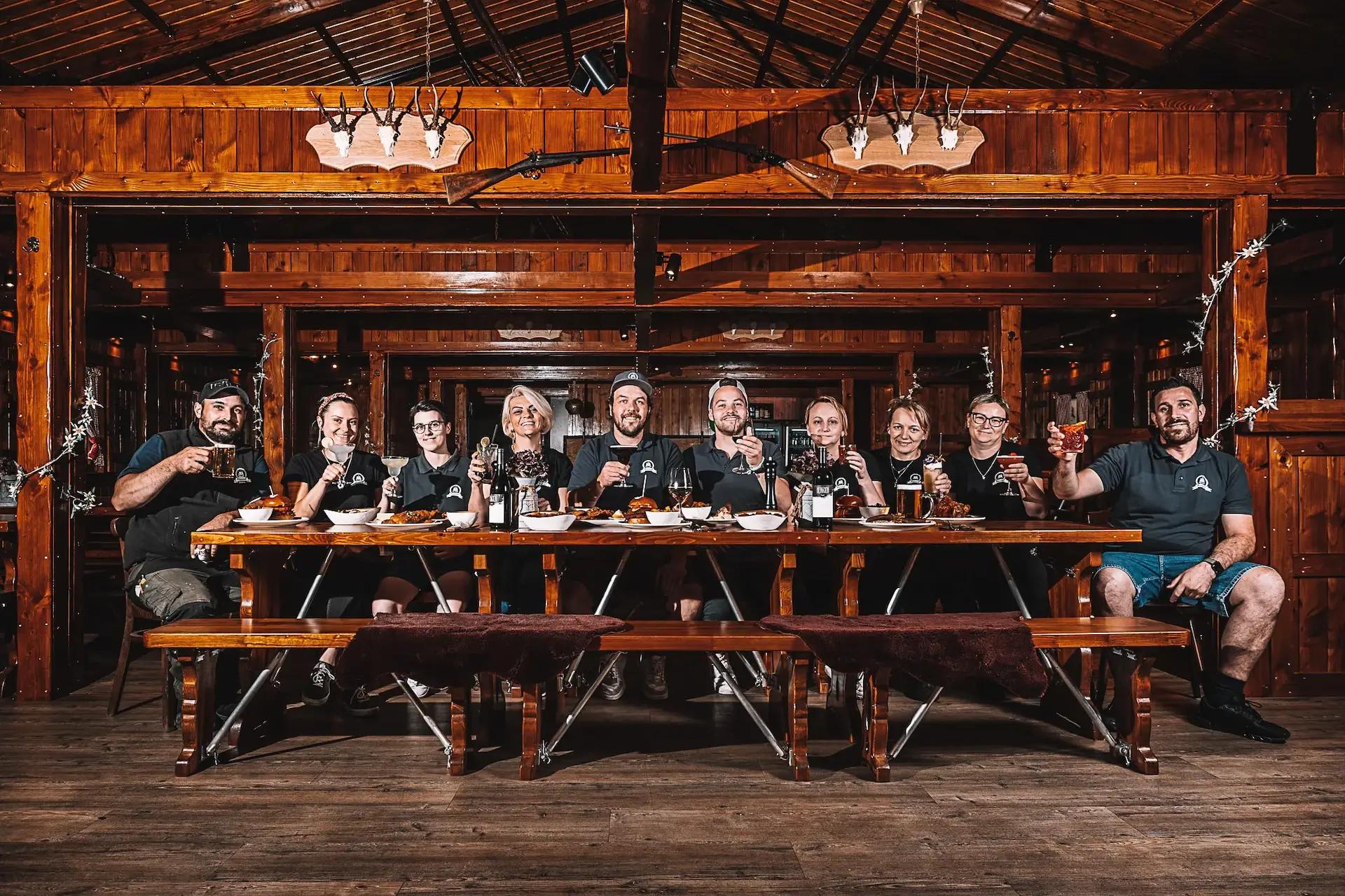 L'équipe du Kessel vous accueille avec convivialité et professionnalisme
